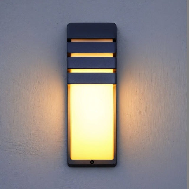 Kroderen Wall Lamp