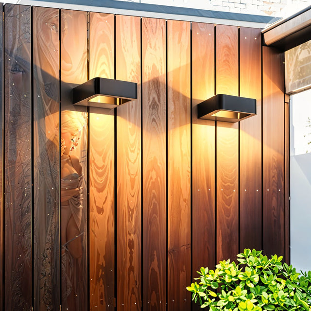 Flekkeroy Wall Lamp