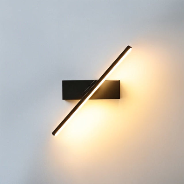 Luff Wall Lamp