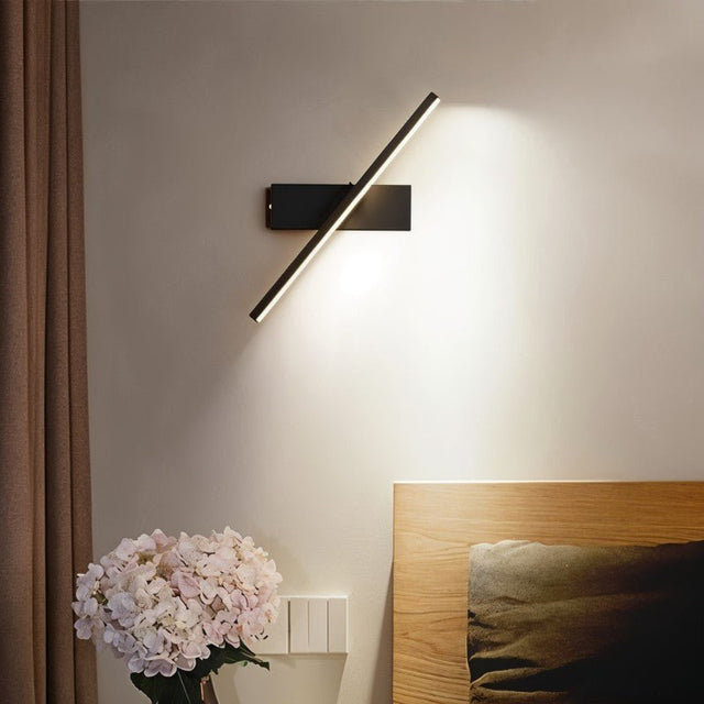 Luff Wall Lamp