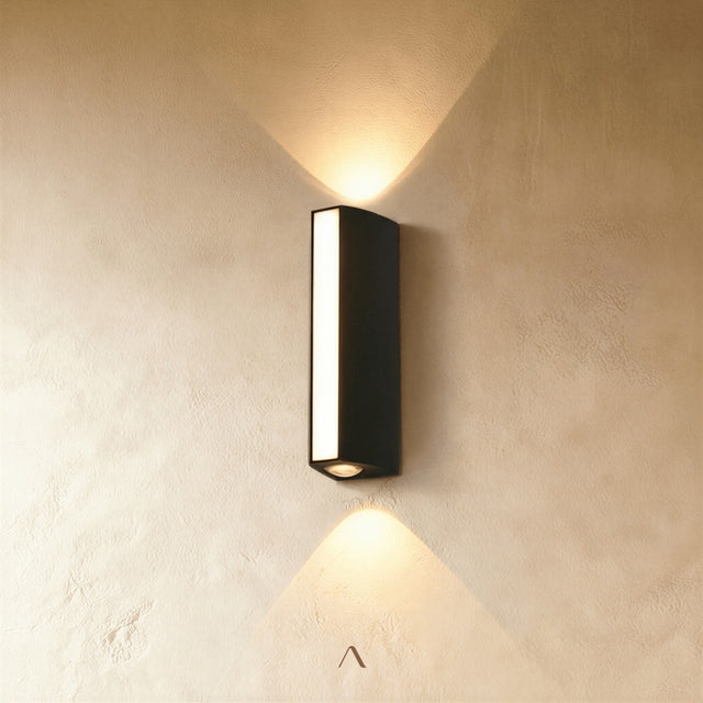 Fitjar Wall Lamp