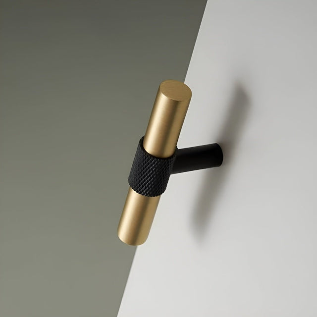 Tyin Knob