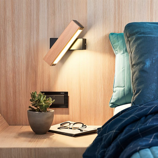 Kuu Wall Lamp