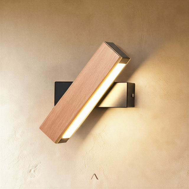 Kuu Wall Lamp