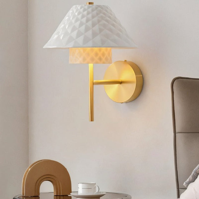 Apt Wall Lamp