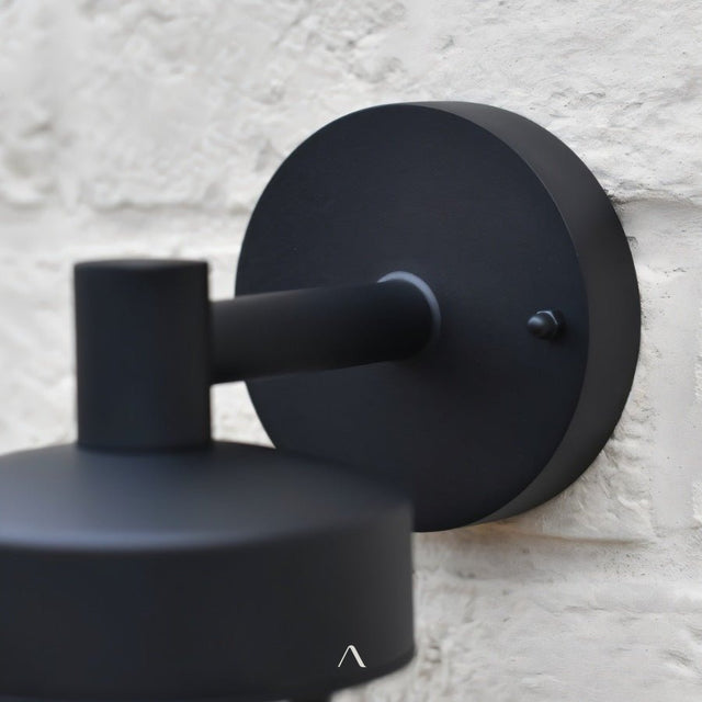 Pallas Wall Lamp