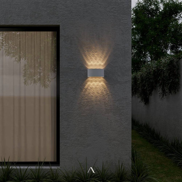 Prow Wall Lamp