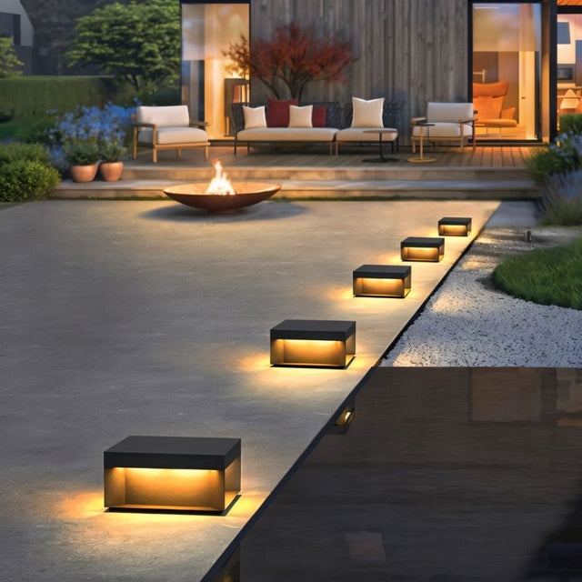 Course Garden Lamp