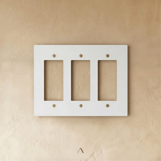 The Brantome Brass Plate (White with Brass)