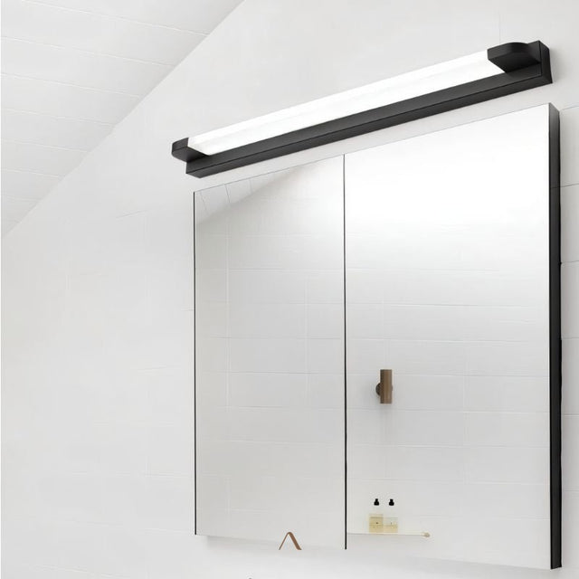 Urt Wall Lamp