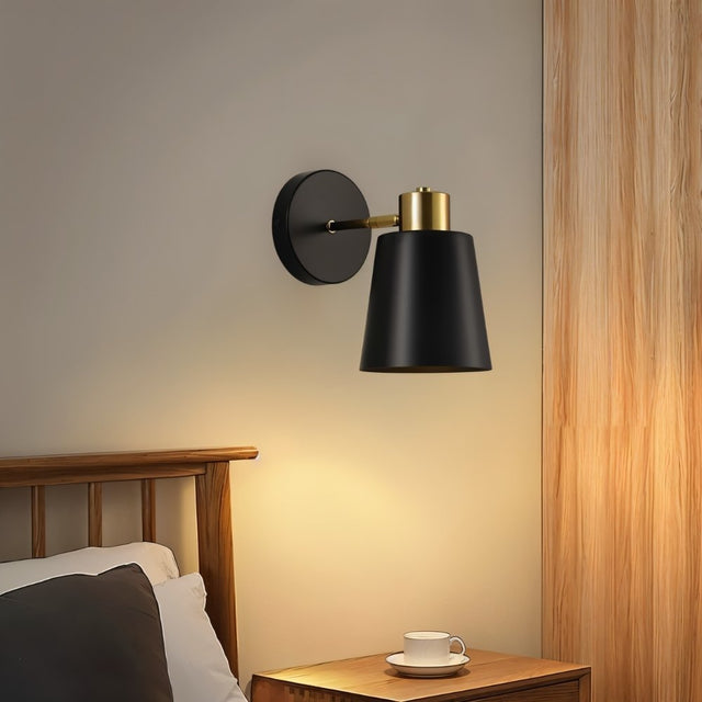 Gavrus Wall Lamp
