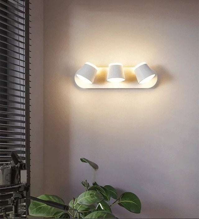 Williwaw Wall Lamp