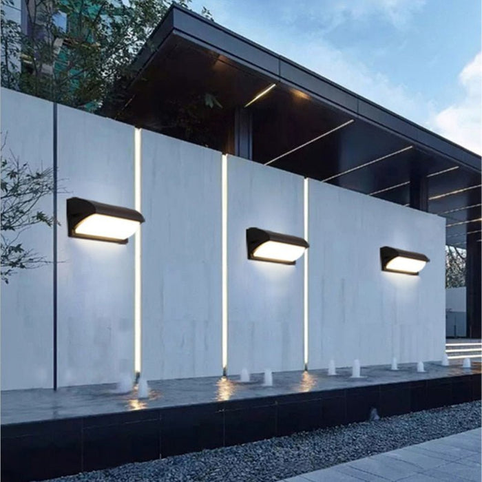 Amélie Outdoor Wall Lamp
