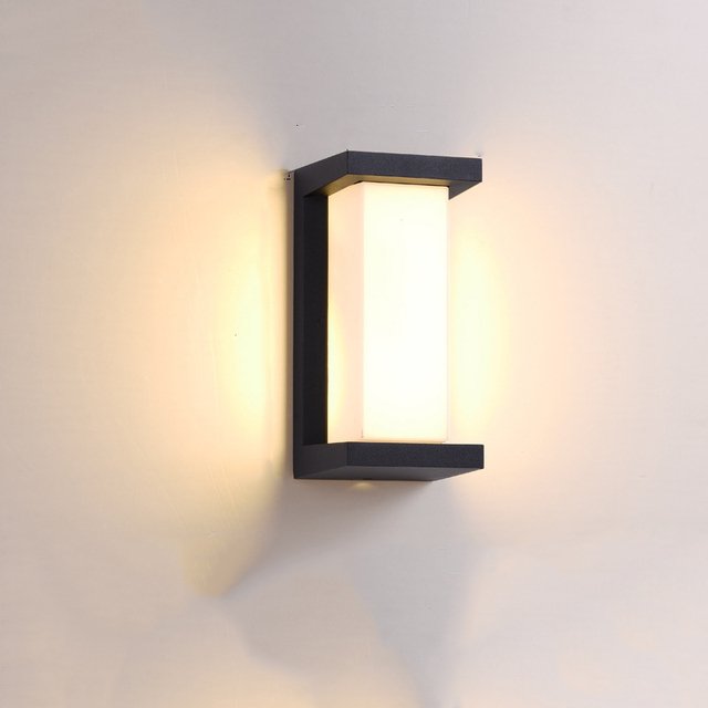 Amélie Outdoor Wall Lamp