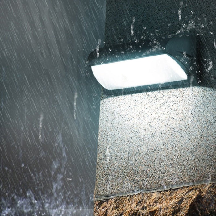 Amélie Outdoor Wall Lamp
