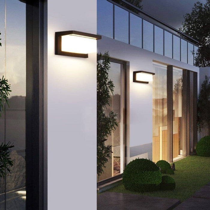 Amélie Outdoor Wall Lamp