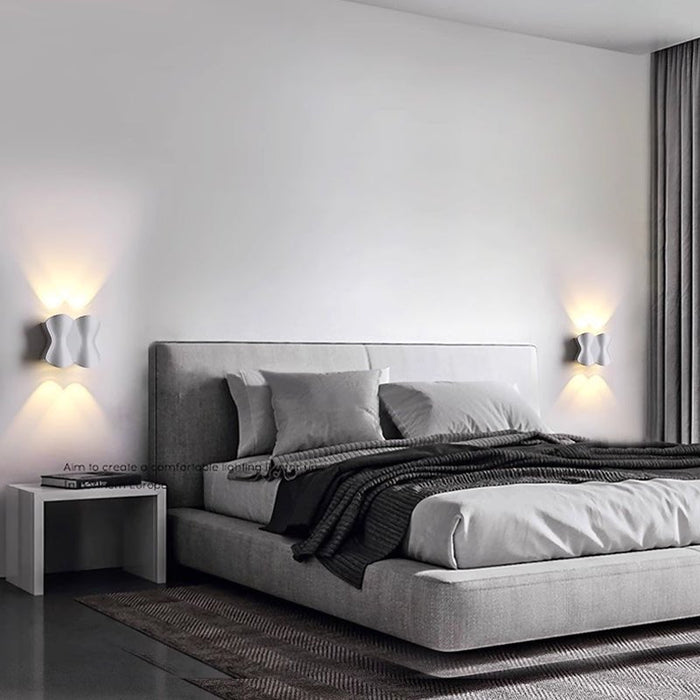 Eos Outdoor Wall Lamp
