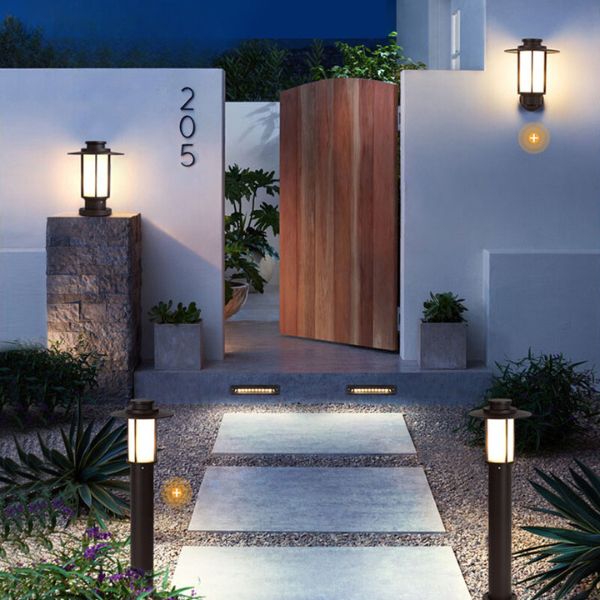 Aurara Outdoor Wall Lamp