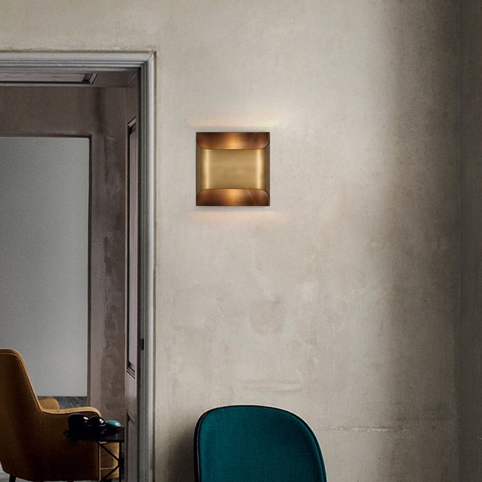Carla Wall Lamp