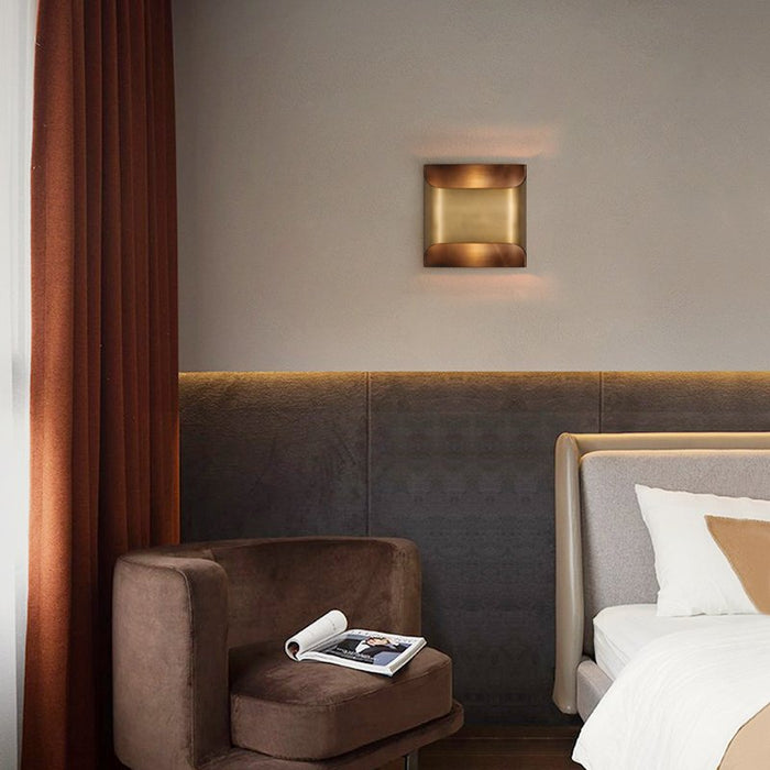 Carla Wall Lamp