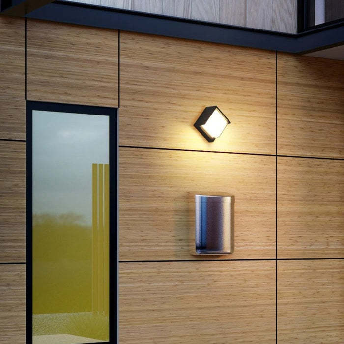 Ekkehard Outdoor Wall Lamp