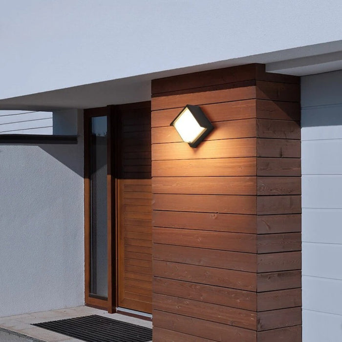 Ekkehard Outdoor Wall Lamp