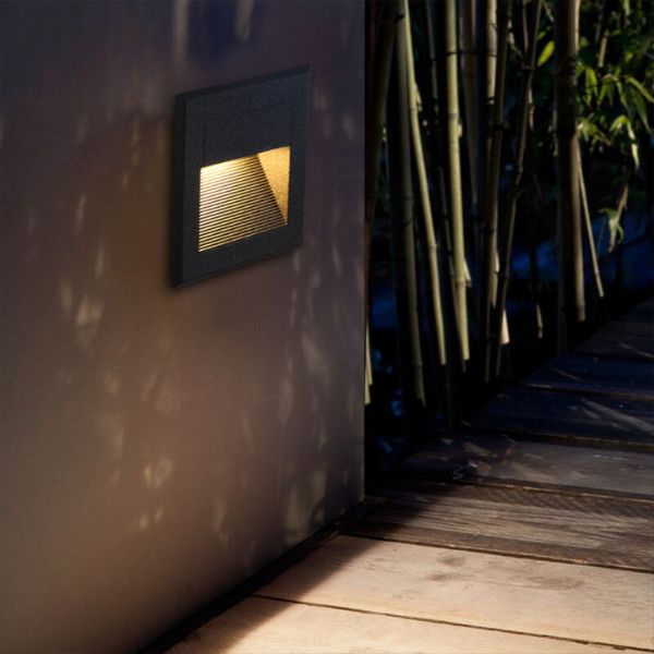 Tara Outdoor Step Lamp