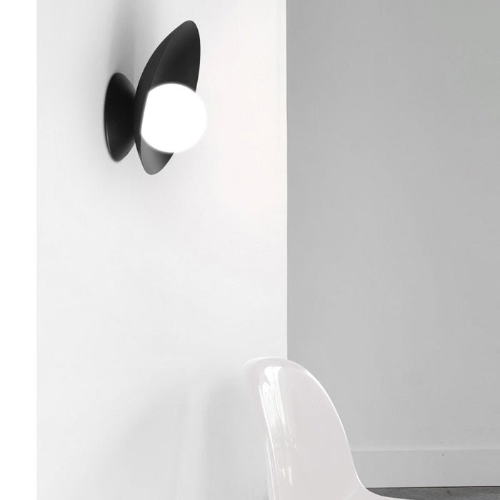 Hugo Wall Lamp