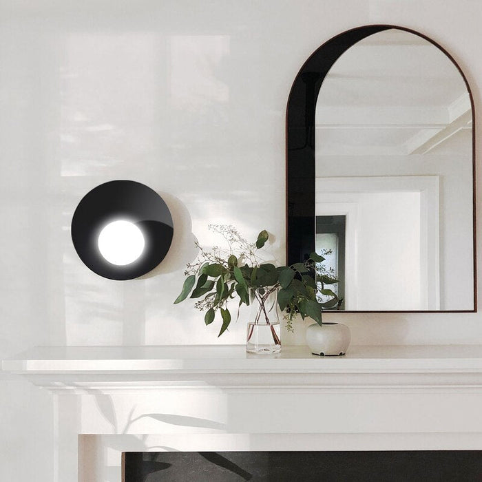 Hugo Wall Lamp