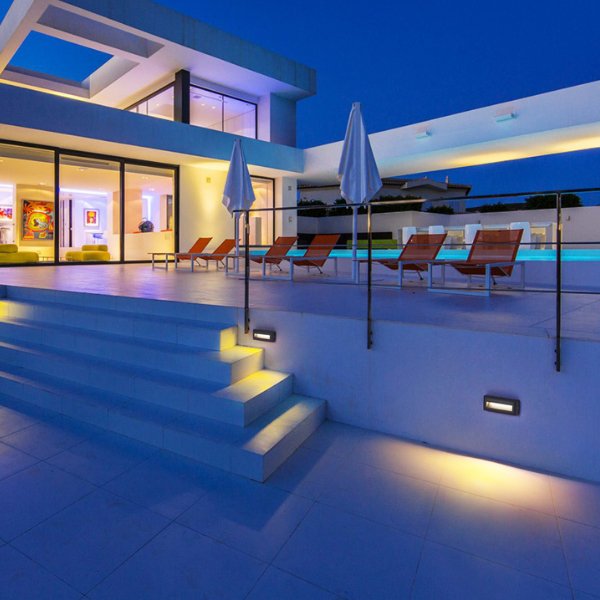 Astra Outdoor Wall Lamp