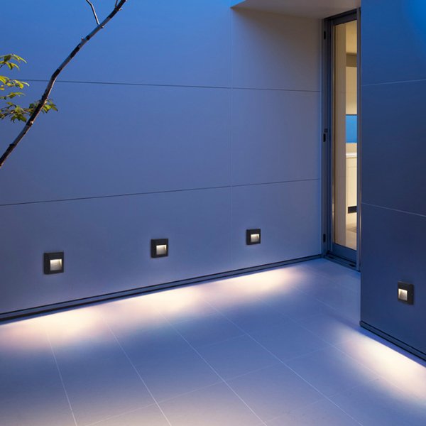 Astra Outdoor Wall Lamp