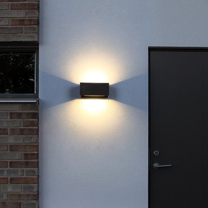 Lucerne Outdoor Wall Lamp
