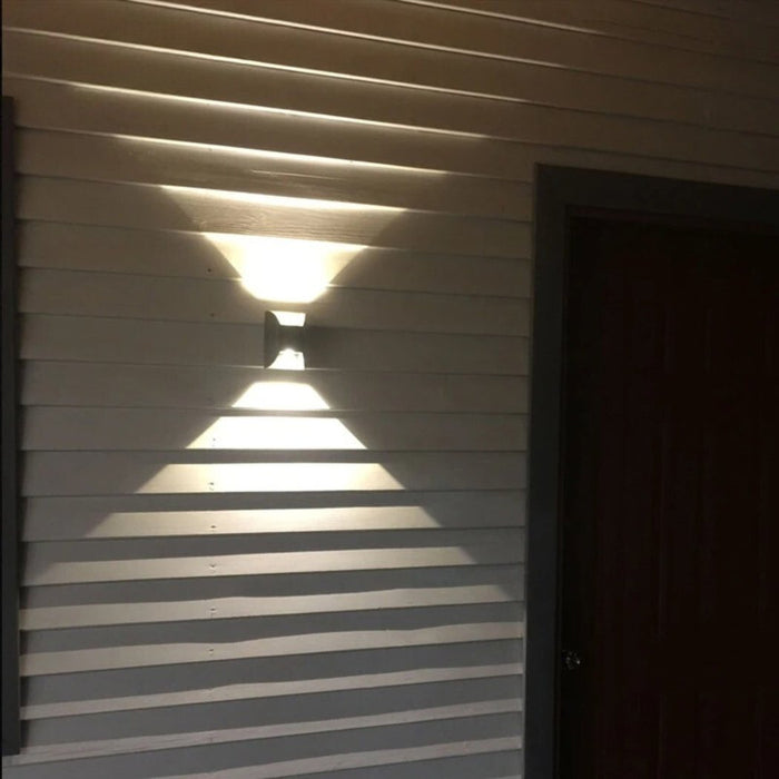 Quintus Outdoor Wall Lamp