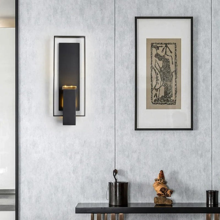 Rosso Wall Lamp