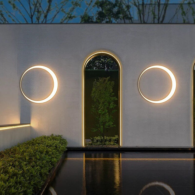 Sophie Outdoor Wall Lamp