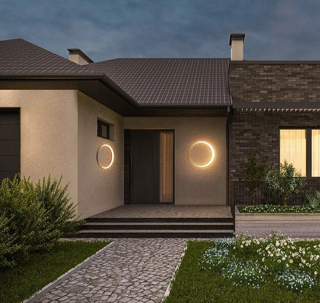 Sophie Outdoor Wall Lamp