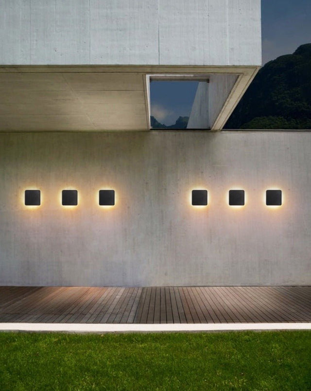 Simon Wall Lamp