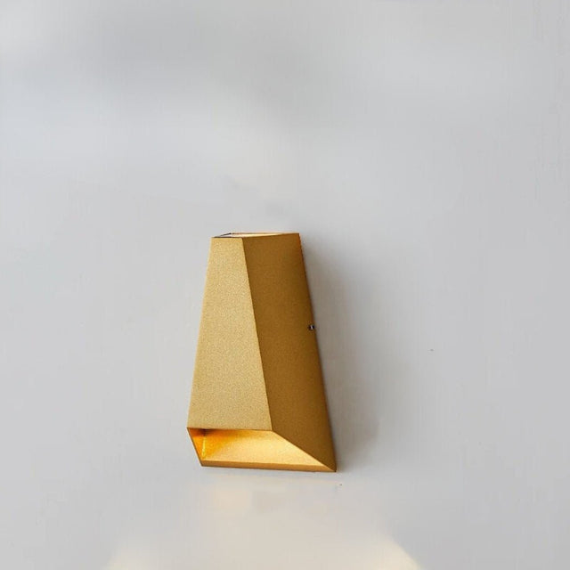 Luna Outdoor Wall Lamp