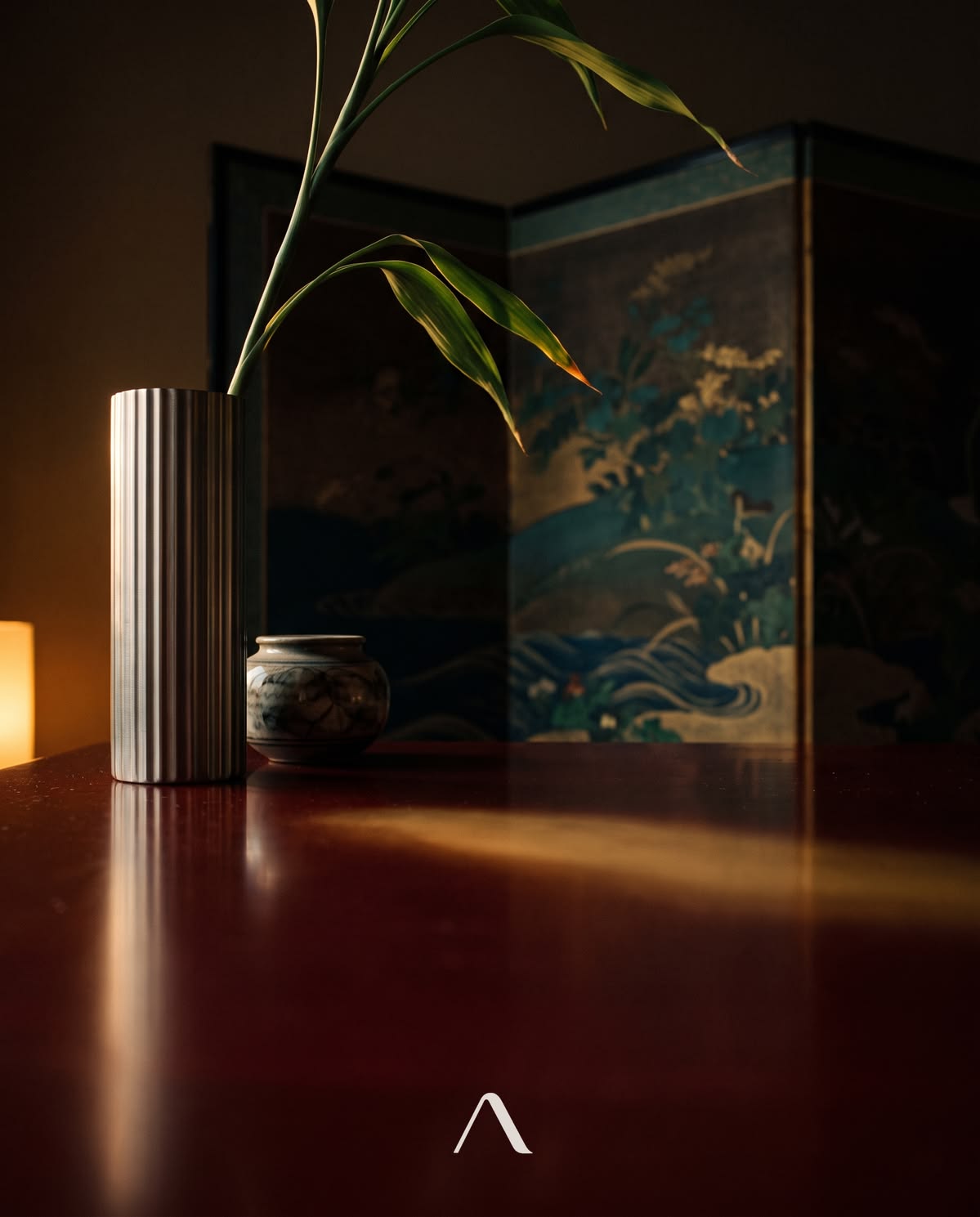 Oxblood lacquer surface