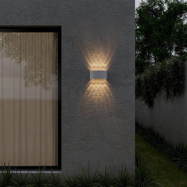 Prow Wall Lamp