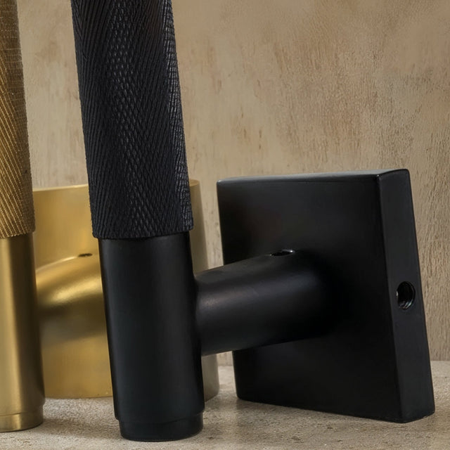 Croisilles Handle