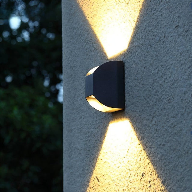 Arbois Wall Lamp