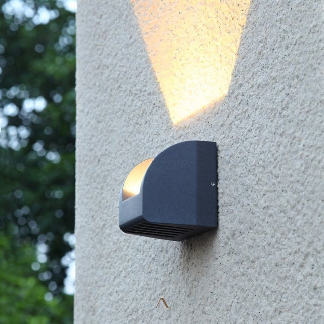 Arbois Wall Lamp