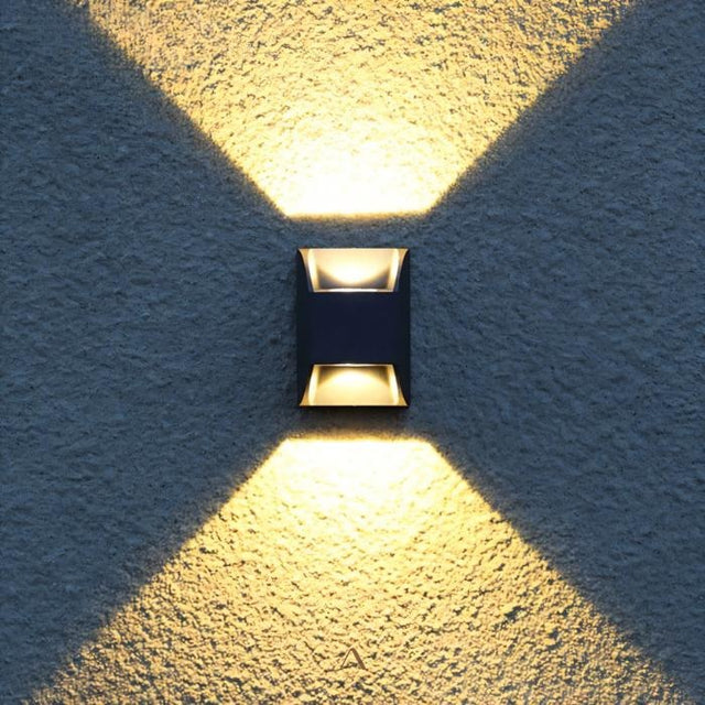 Arbois Wall Lamp