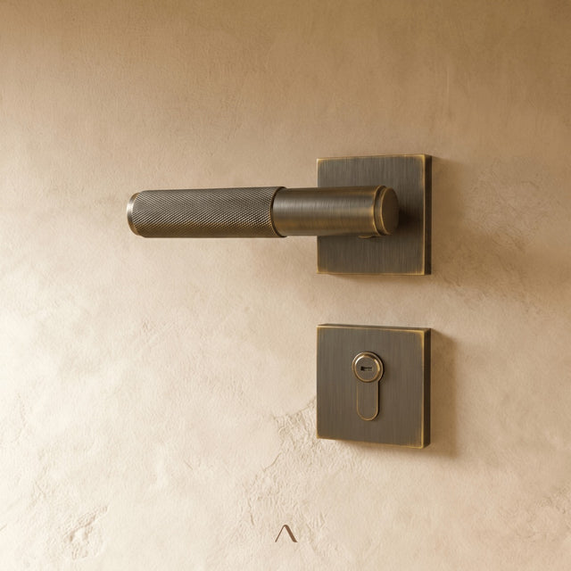 Ardeche Handle