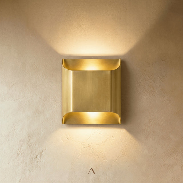 Bay Wall Lamp