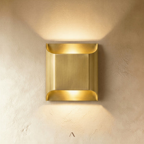 Bay Wall Lamp