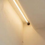 Bract Wall Lamp