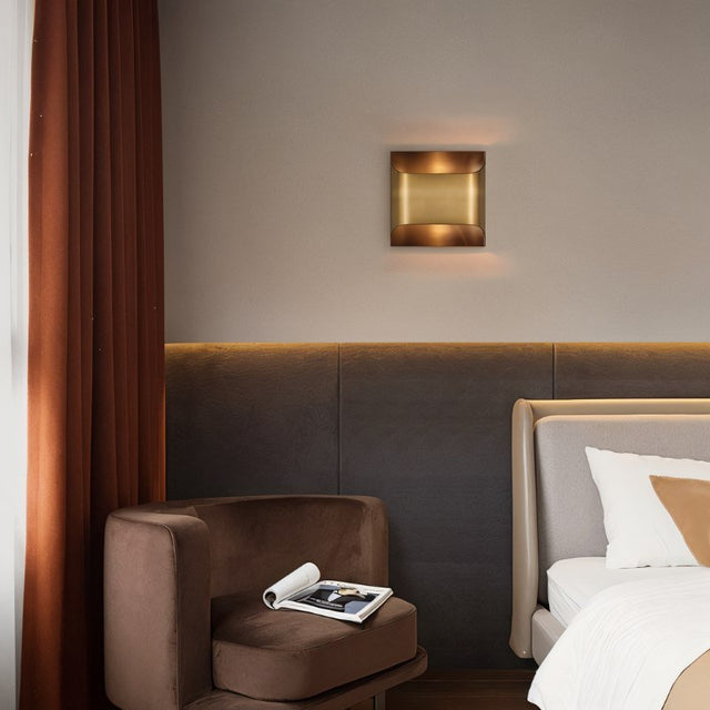 Bay Wall Lamp