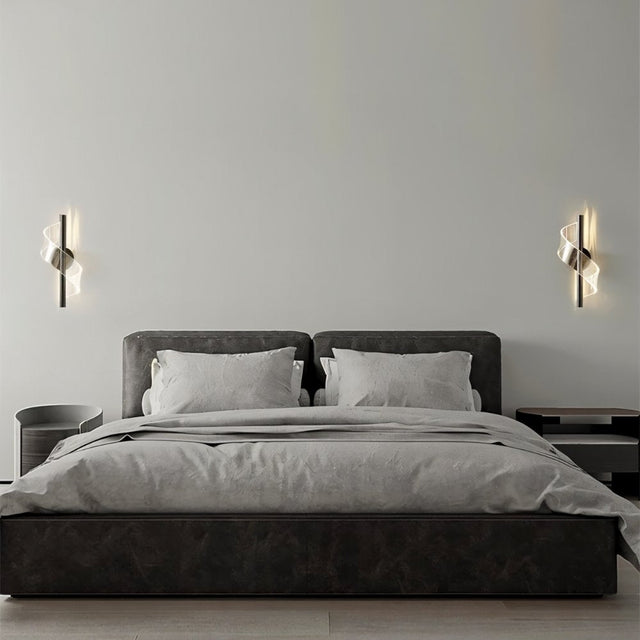 Hoven Wall Lamp
